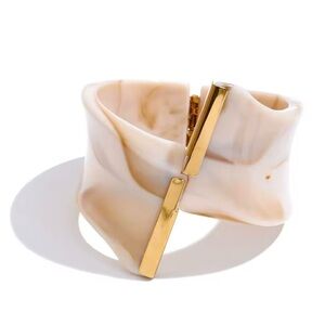 Sara Sotti Elegant Gold and Cream Bracelet